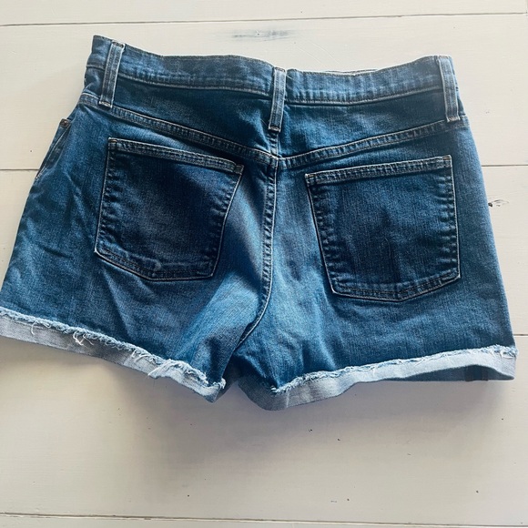 J Crew Women’s Denim Shorts Size 31 - Picture 3 of 3